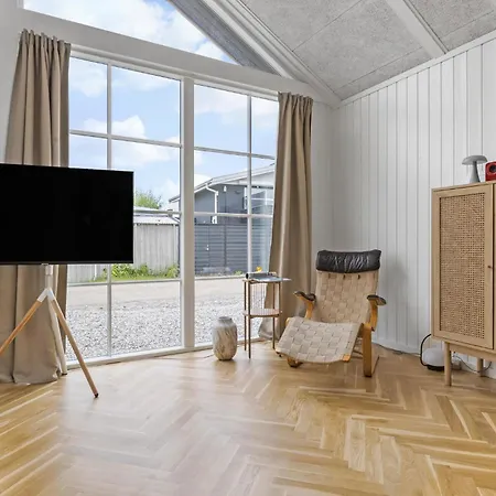 Beautiful In With House Sea View *